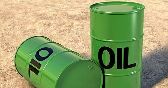 多空拉锯白热化！美原油深陷 97-100 美元震荡区，行情进退两难